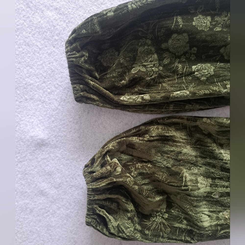 Cider Olive Velvet Floral Rose Long-Sleeve V-Neck Bohemian Whimsigoth Mini Dress - Picture 4 of 15